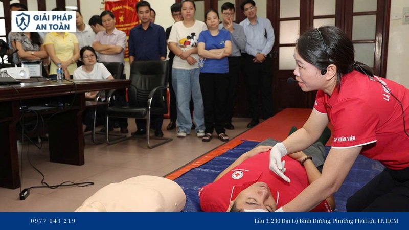Bảng biểu chi phí huấn luyện an toàn lao động nhóm 5