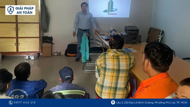 Buối huấn luyện an toàn lao động kinh doanh khí cho người lao động trực tiếp