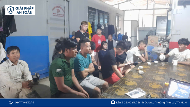 Hình ảnh thực tế buổi huấn luyện cung cấp thẻ vận hành xe xơ giới