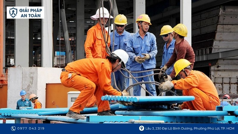 Buổi huấn luyện an toàn lao động nhóm 6 tại nhà máy