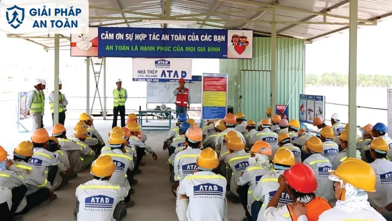 Đối tượng tham gia huấn luyện an toàn vệ sinh lao động